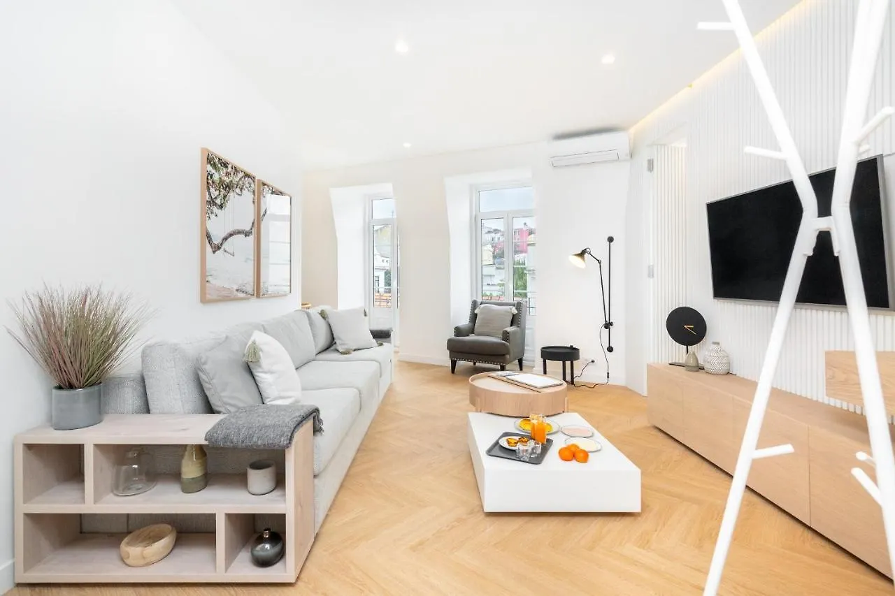 Whome | Luxury Duplex Prime Location Great For Families Lisbon 0*,